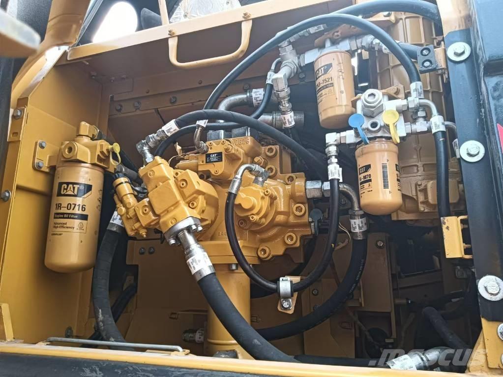 CAT 336 GC حفارات زحافة