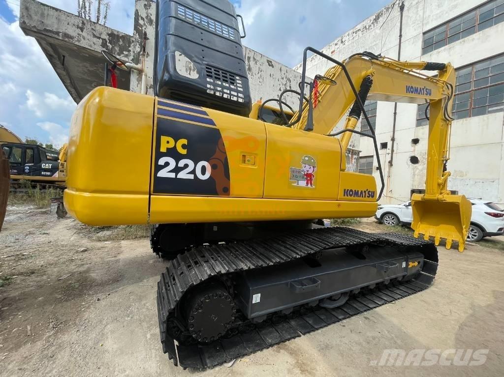 Komatsu PC 220-8 حفارات زحافة