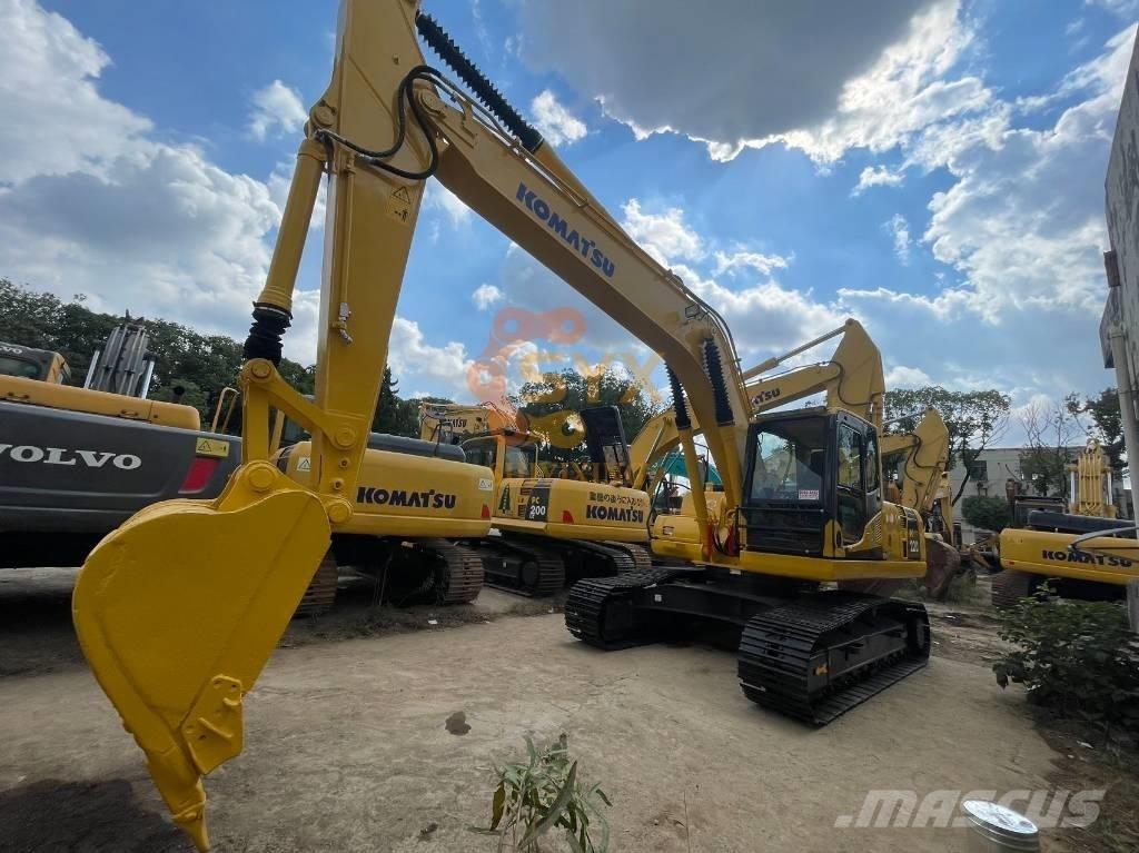 Komatsu PC 220-8 حفارات زحافة