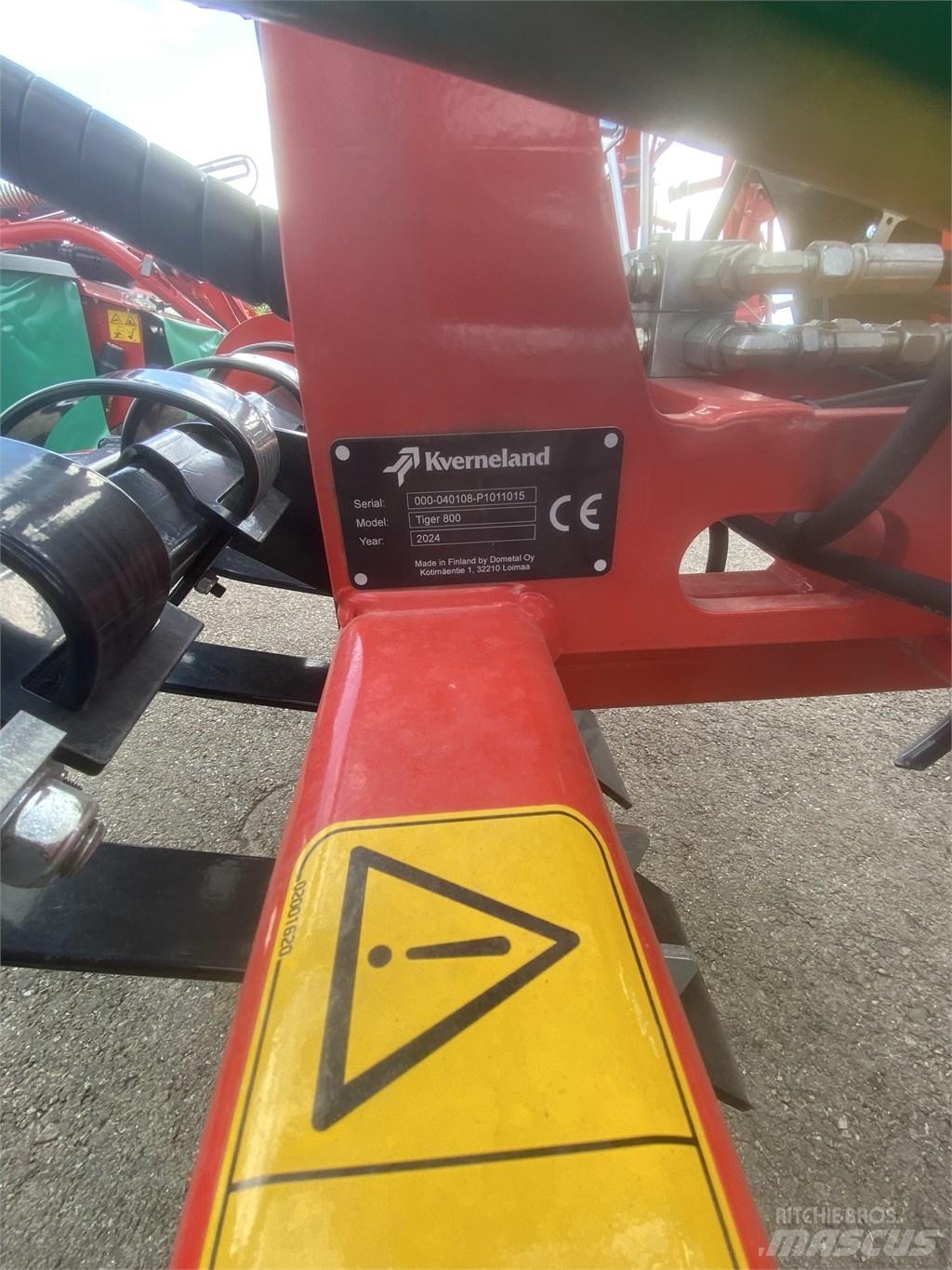 Kverneland Tiger 800 الكاسحات وقلابات التربة ذات المحركات