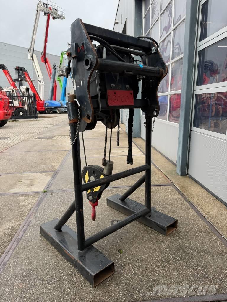 Manitou Treuil 3 ton مكونات أخرى