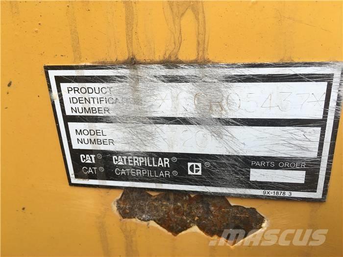 CAT 320 B حفارات زحافة