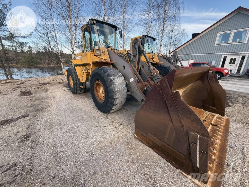 Volvo L 120 C لوادر بعجل