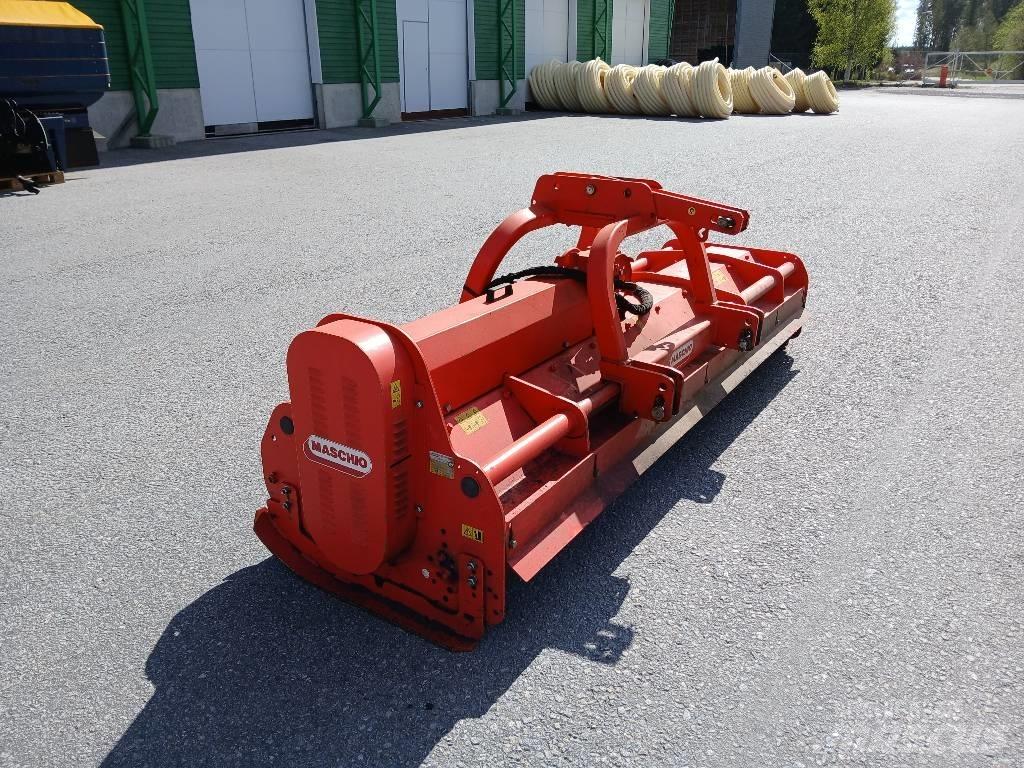 Maschio Bisonte 300 جزازات وأغطية المراعي