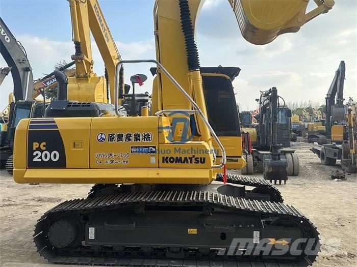 Komatsu PC200-8MO حفارات زحافة