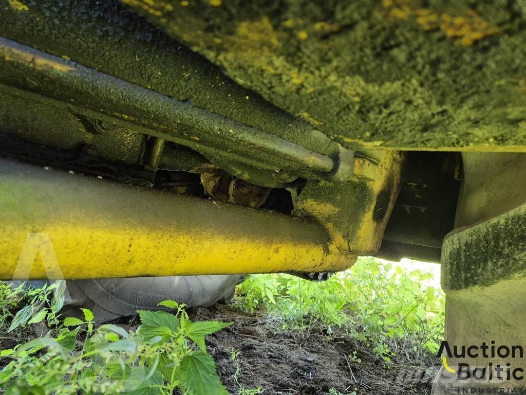 Kirovets K 700 A الجرارات
