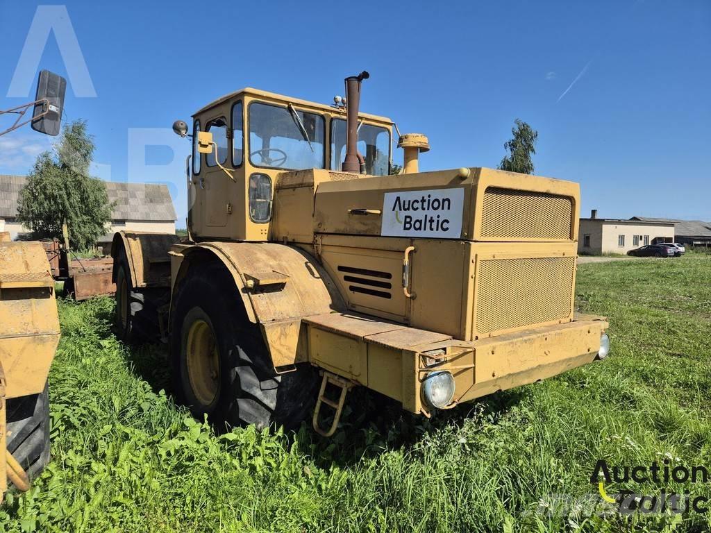 Kirovets K 700 A الجرارات