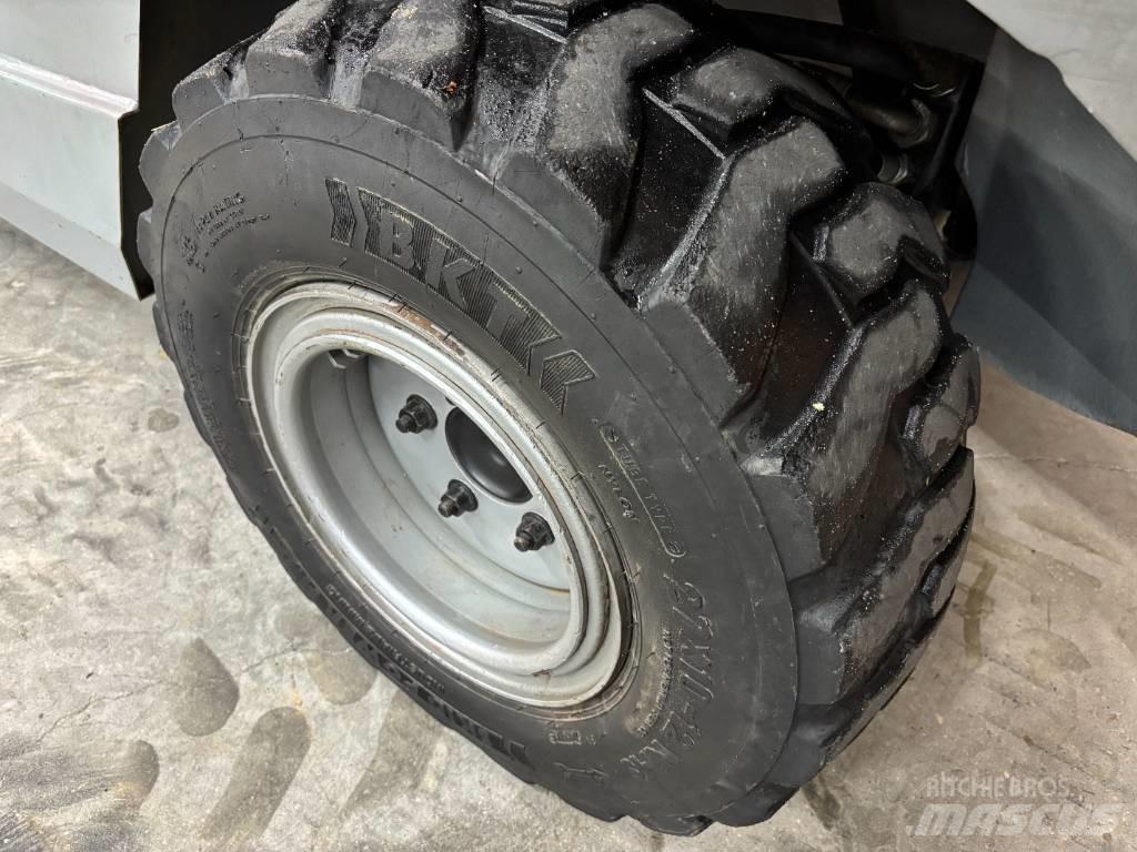 Manitou MH 25.4 T شاحنات الطرق الوعرة