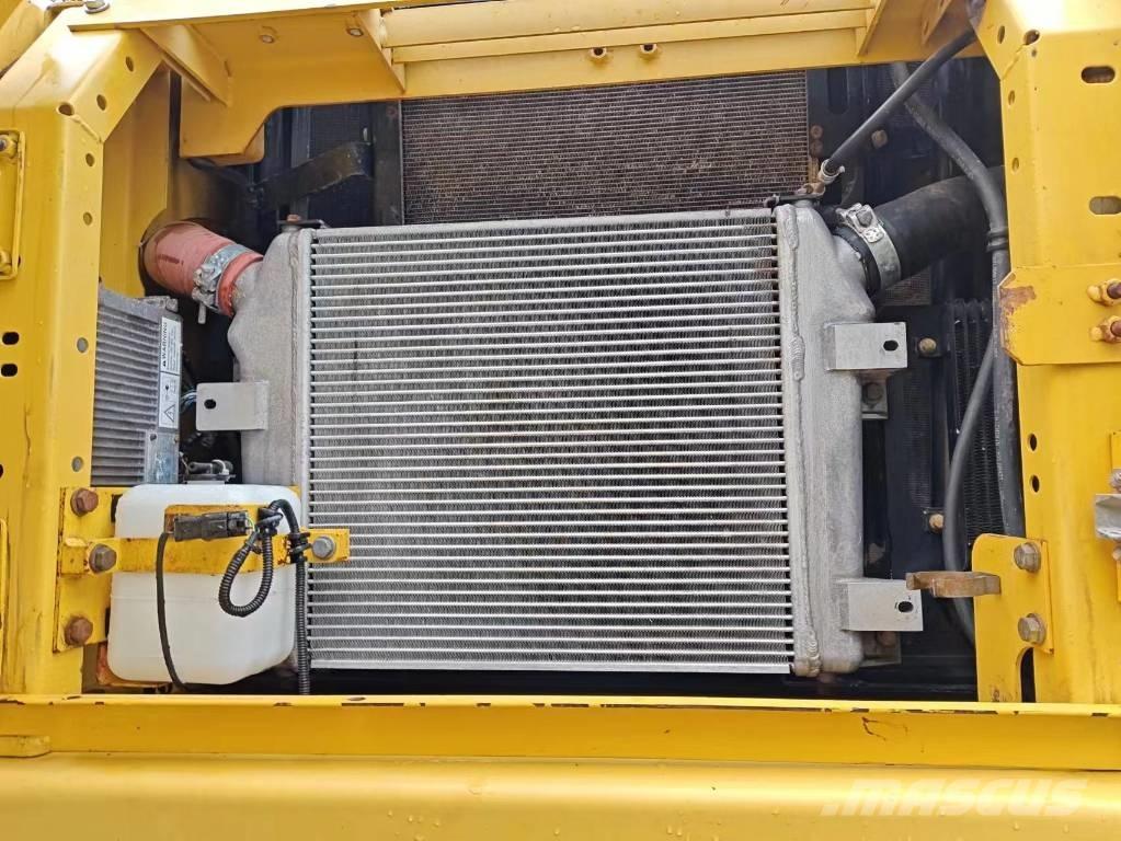 Komatsu PC 400-7 حفارات زحافة