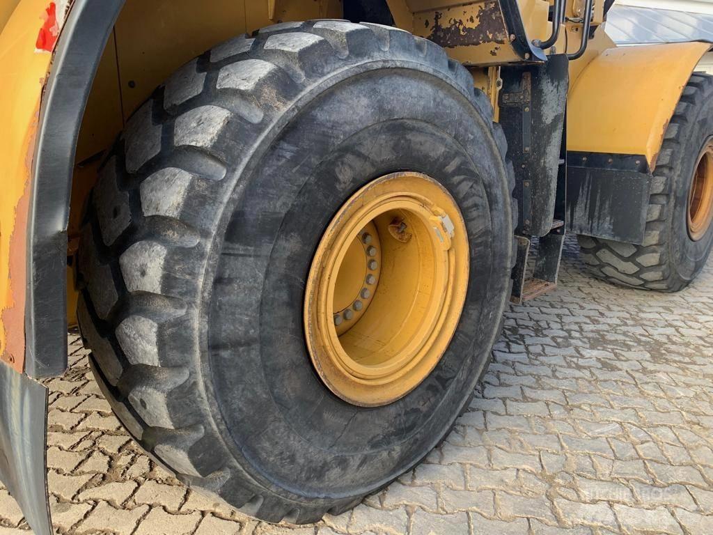 CAT 966 K لوادر بعجل
