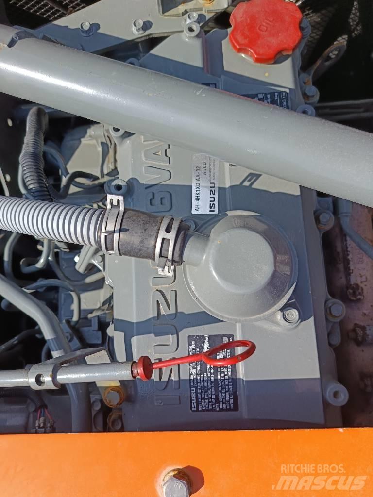 Hitachi ZX200 حفارات زحافة