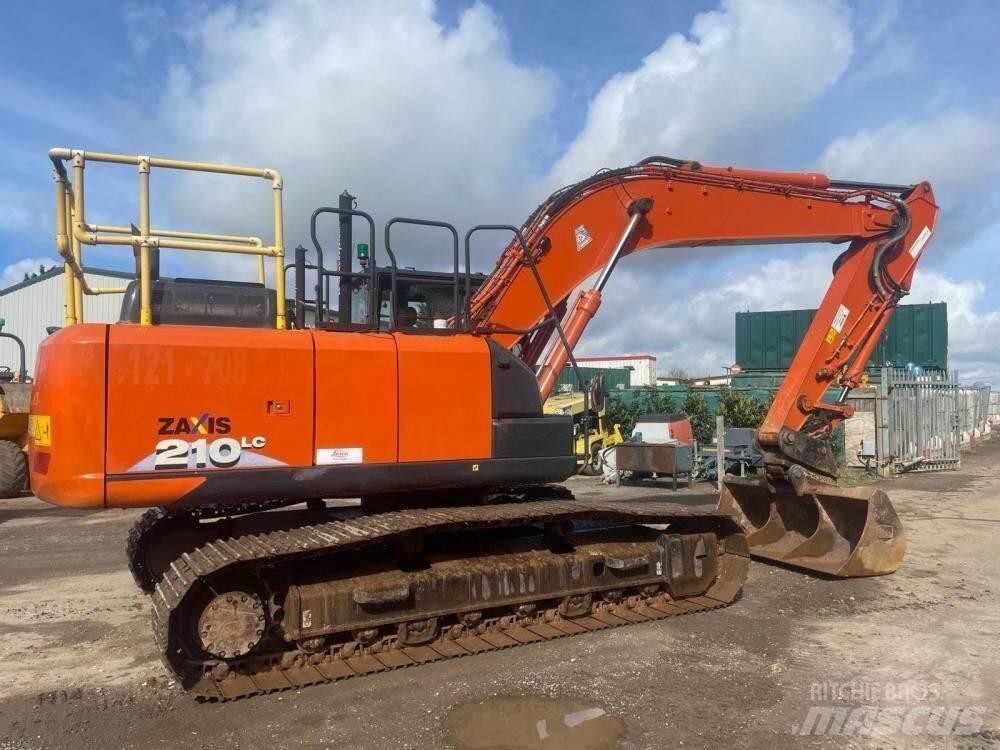 Hitachi ZX210LC حفارات زحافة