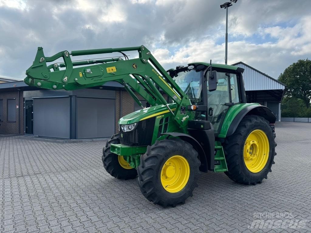 John Deere 6120 M الجرارات