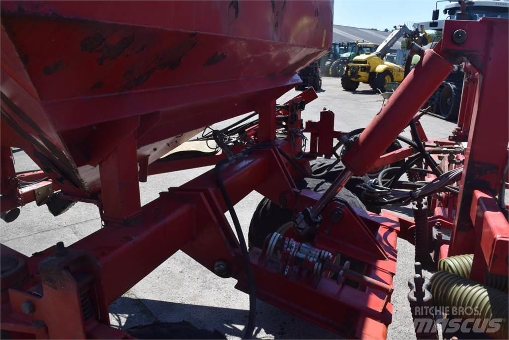 Horsch CO 6.25 مثاقيب