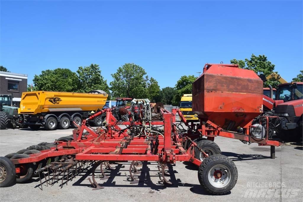 Horsch CO 6.25 مثاقيب