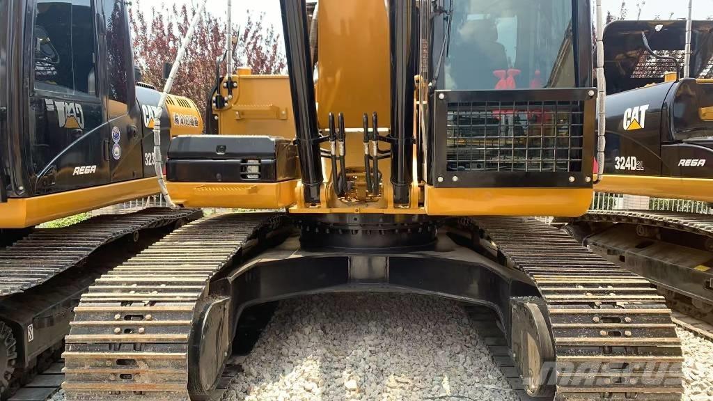 CAT 325 D L حفارات زحافة