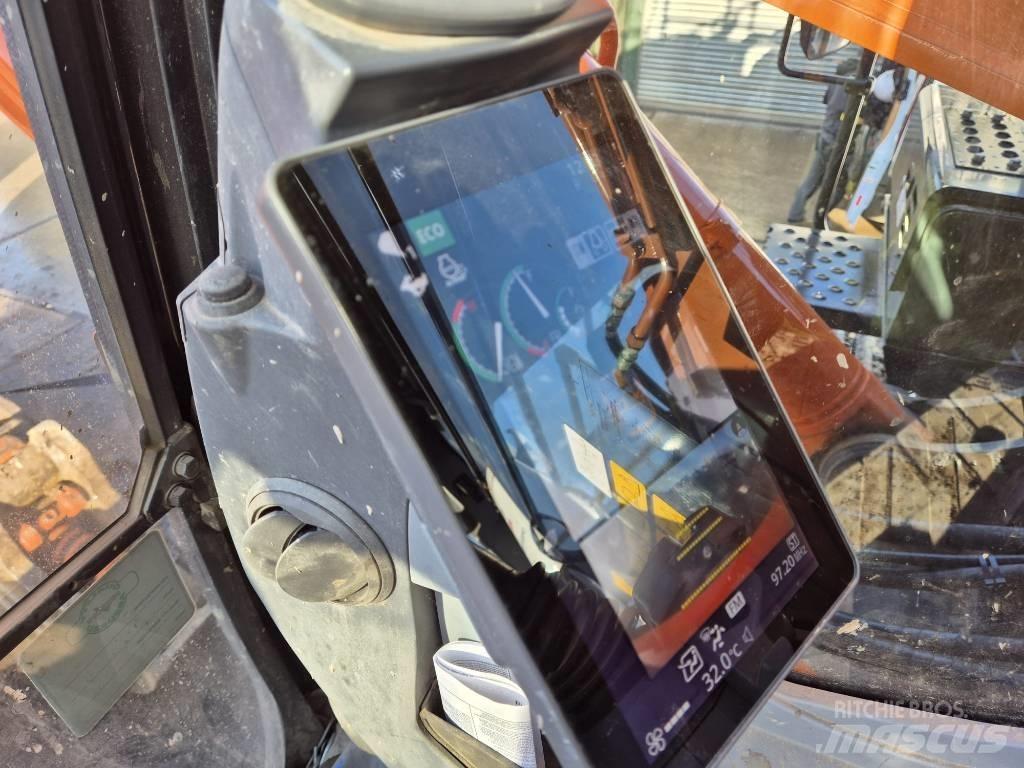 Hitachi ZX 300 LC-7 حفارات زحافة