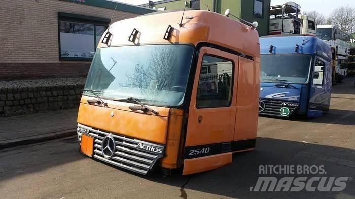 Mercedes-Benz 2540 مكونات أخرى