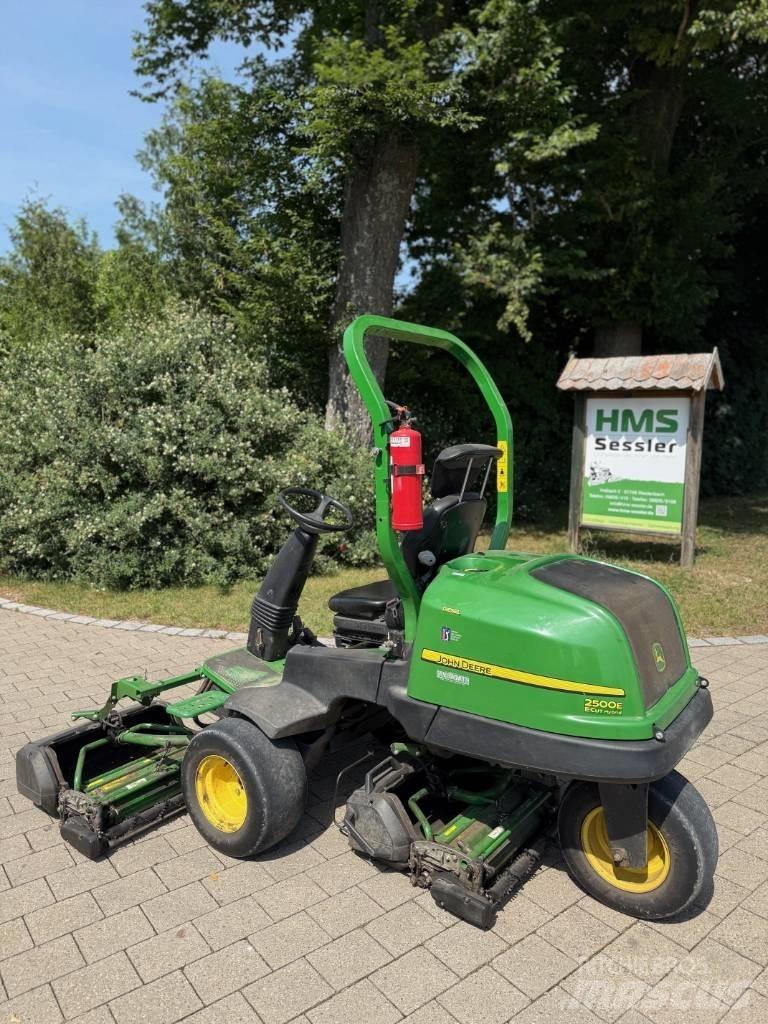 John Deere 2500 E محشات الخضر