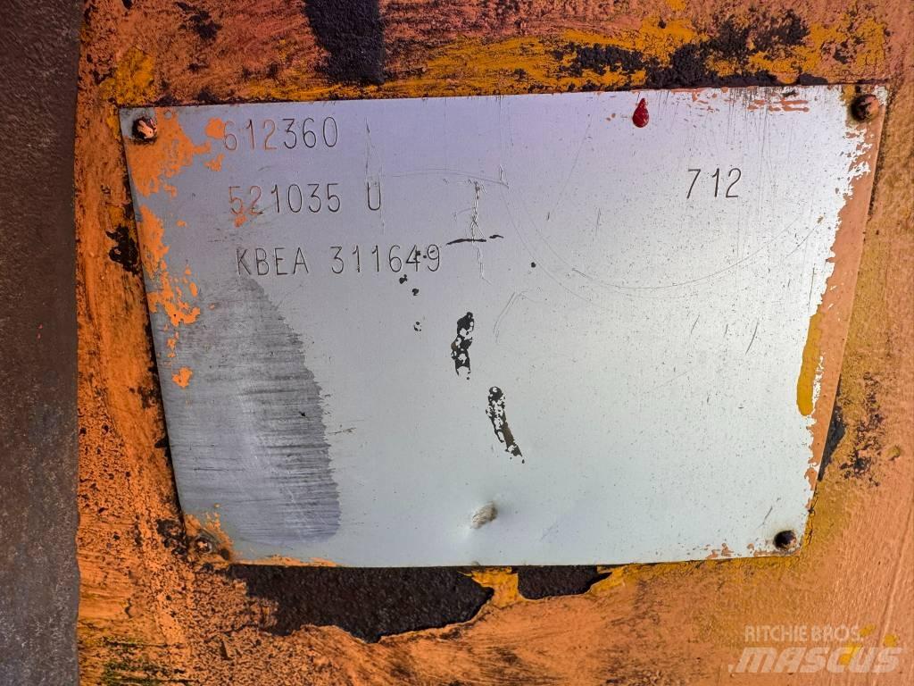 JCB 712 ساحبات مفصلية