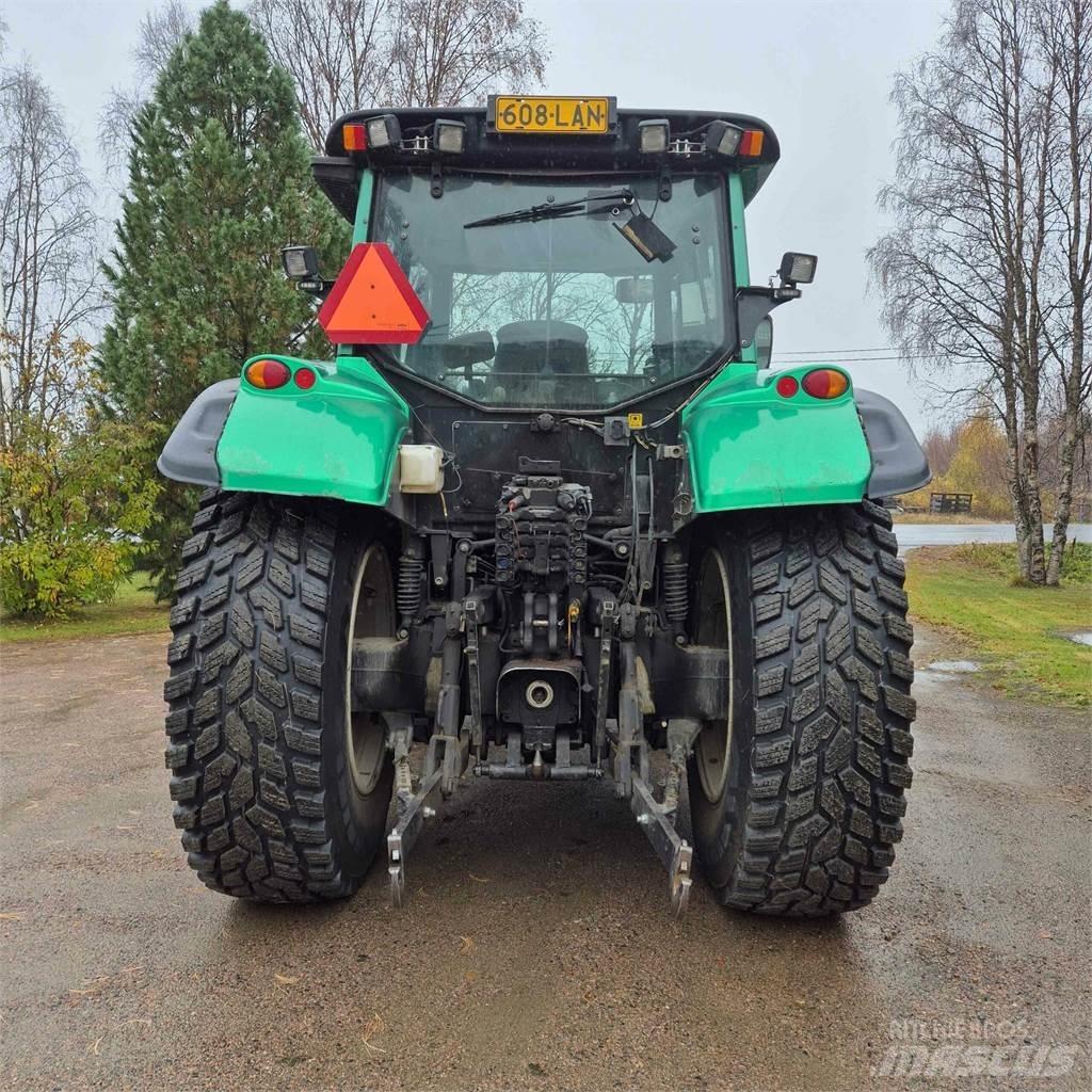 Valtra T182 Versu الجرارات