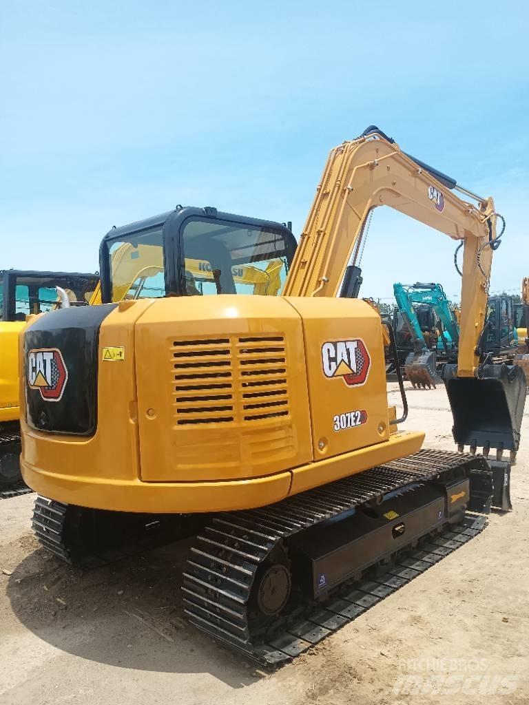 CAT 307E2 حفارات وسط 7 طن - 12 طن