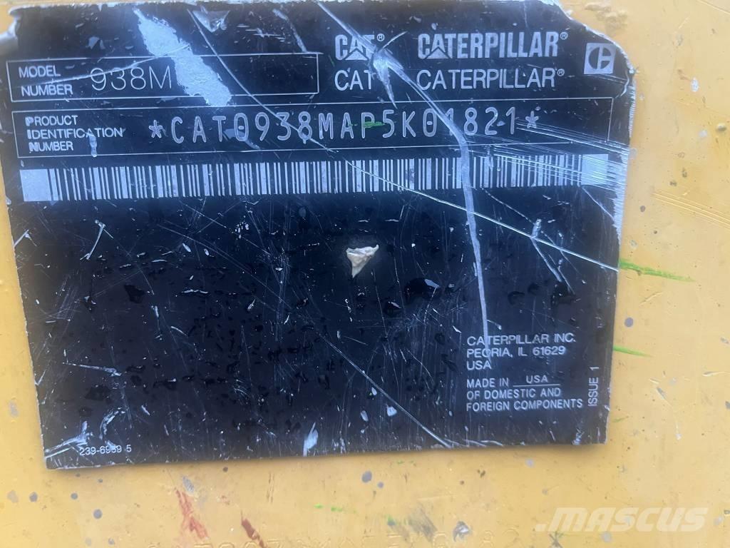 CAT 938 M لوادر بعجل