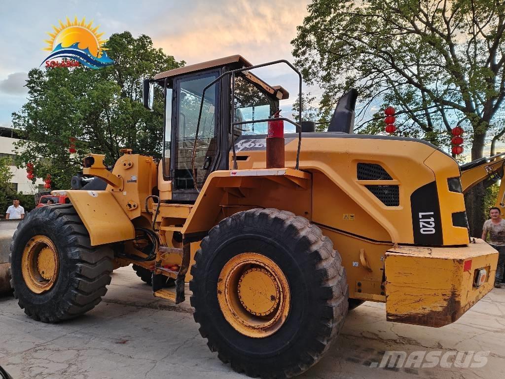 Volvo L 120 لوادر بعجل