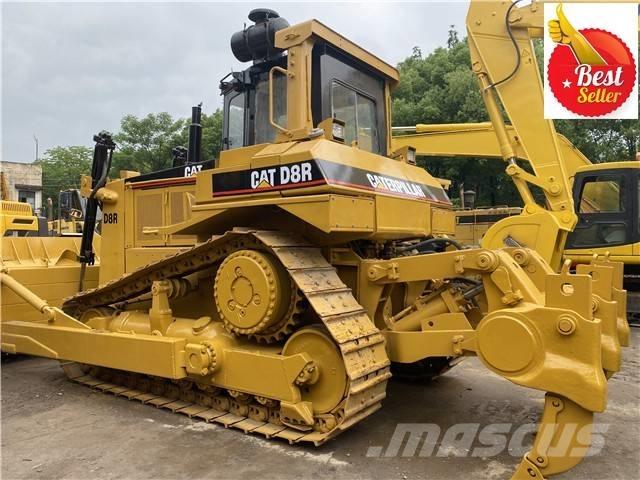 CAT D 8 R بلدوزرات مجنزرة