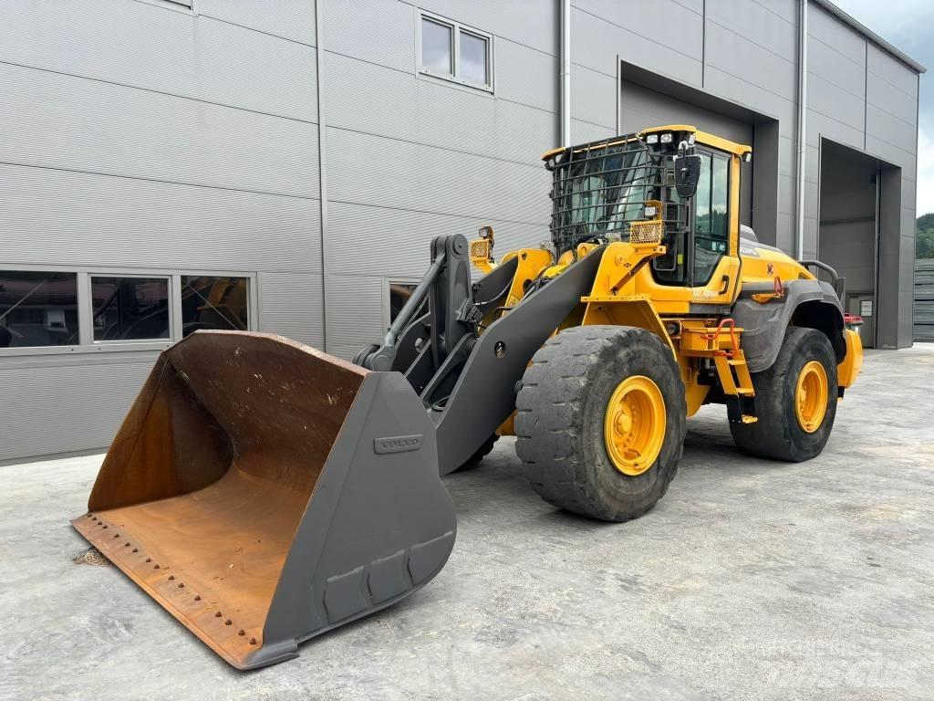 Volvo L 120 H لوادر بعجل