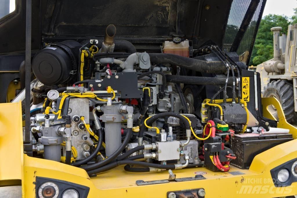 Bomag BW 28 RH مداحل ذات إطارات هوائية