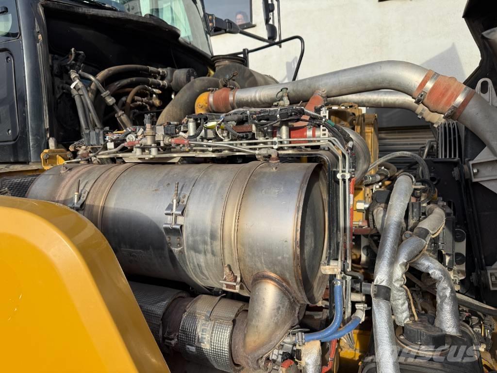 CAT 745 ساحبات مفصلية