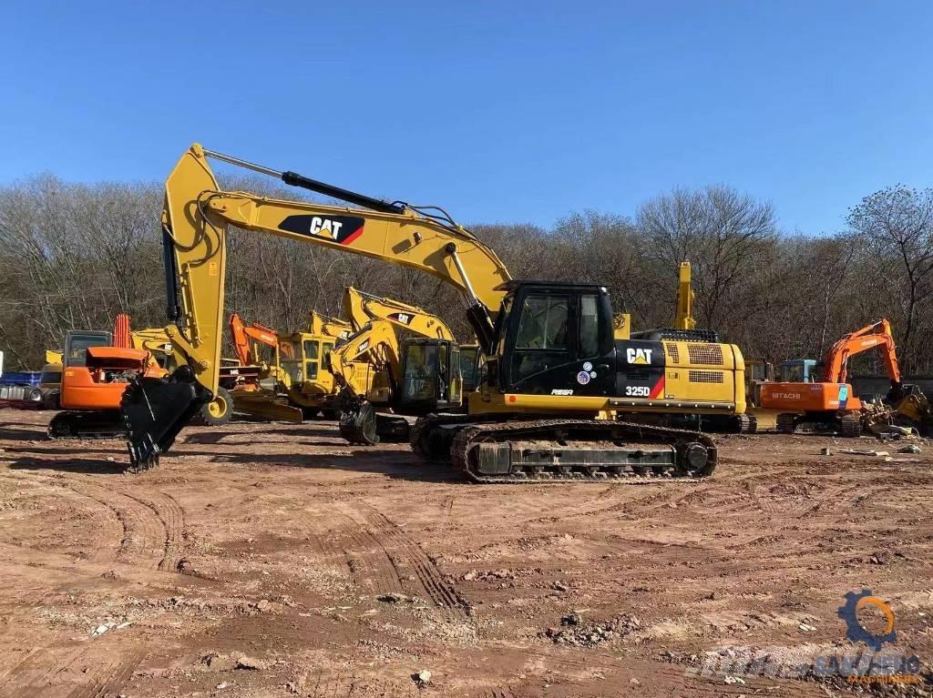 CAT 325 D حفارات زحافة
