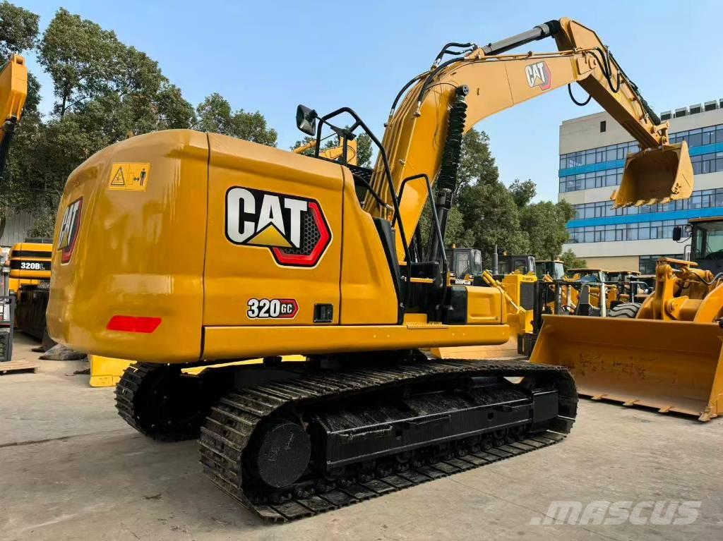 CAT 320 GC حفارات زحافة