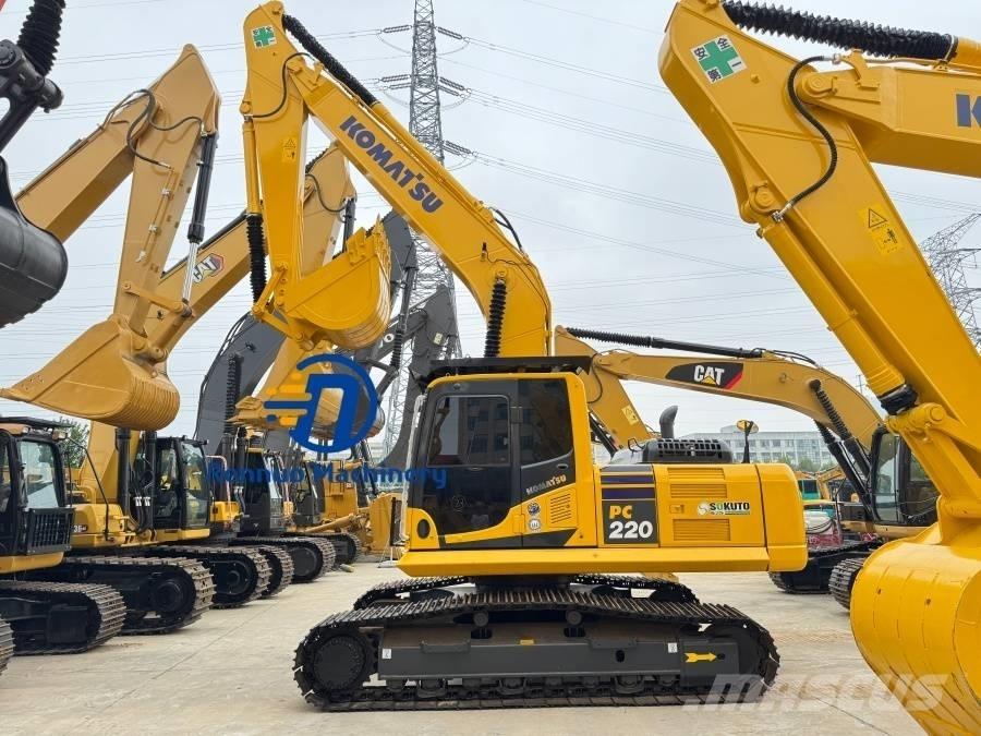 Komatsu PC 220-8 حفارات زحافة