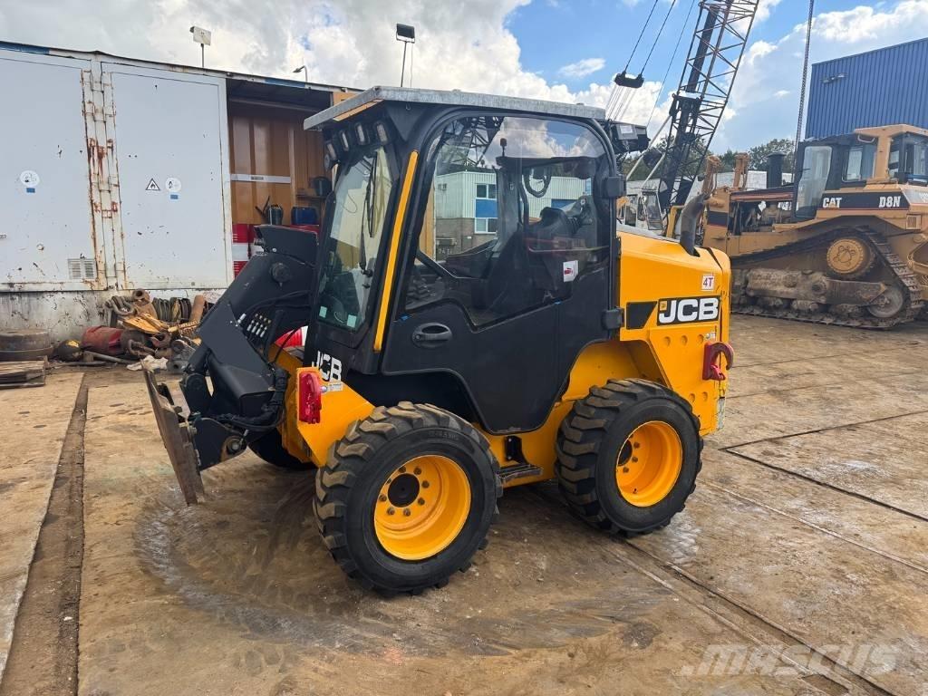 JCB 250t4 لوادر انزلاقية التوجيه
