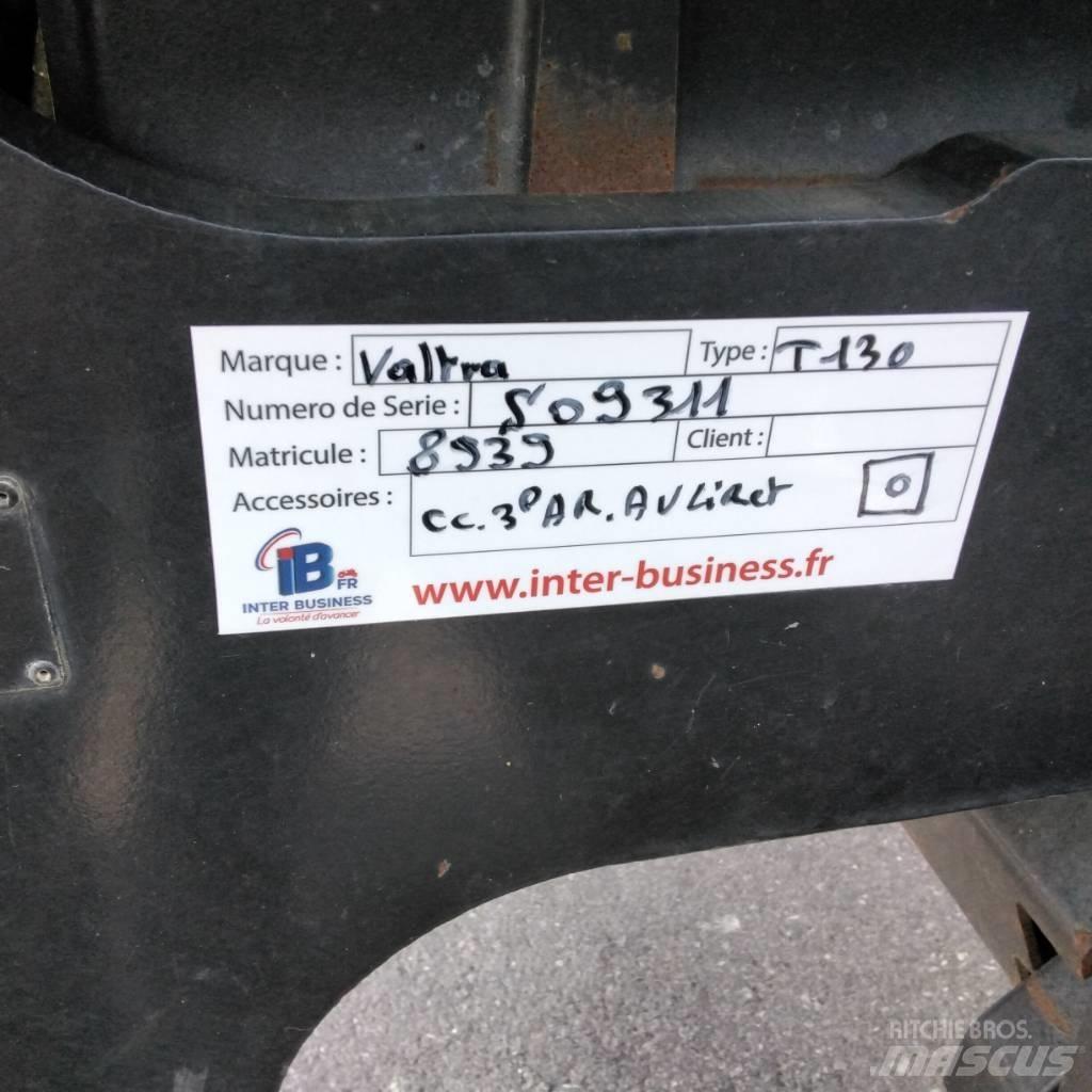 Valtra T 130 الجرارات