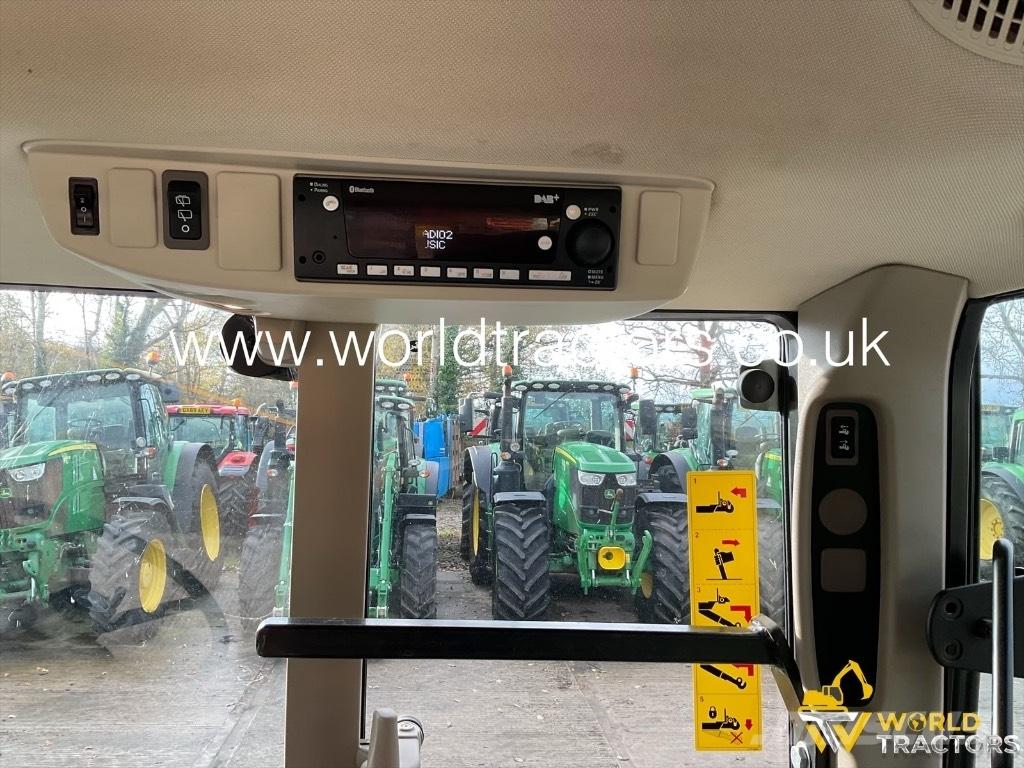 John Deere 6120 M الجرارات