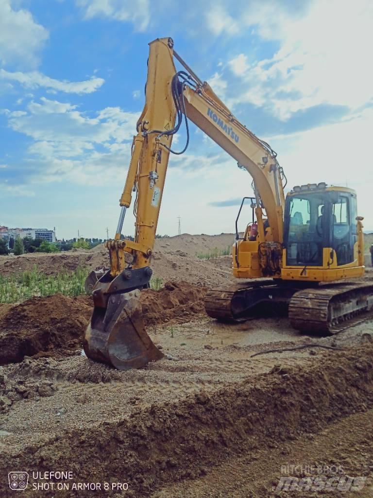 Komatsu PC 138 US-11 حفارات زحافة