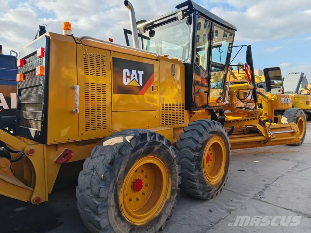 CAT 120 H معدات تمهيد الطرق