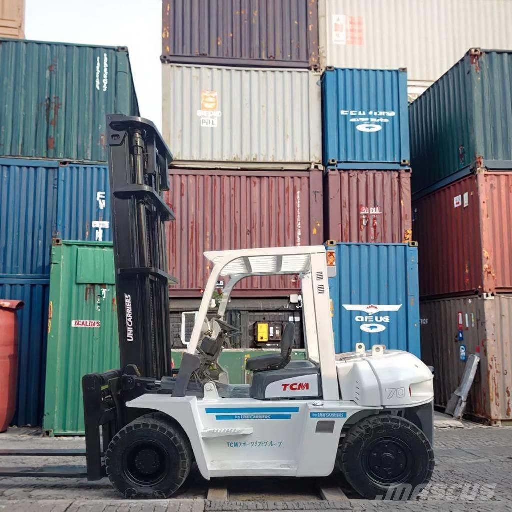 TCM FD 70 Z8 شاحنات ذات هيكل صندوقي