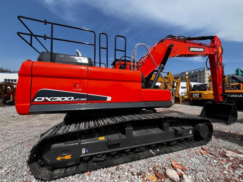 Doosan DX 300 LC-9C حفارات زحافة