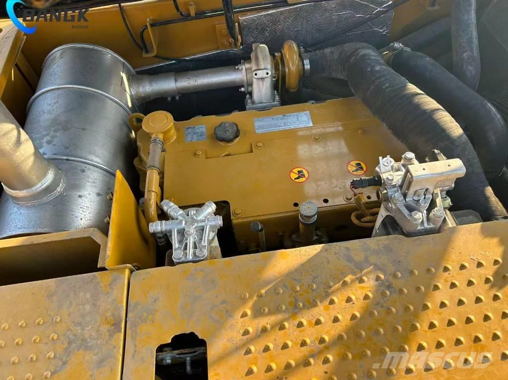 CAT 320 D 2L حفارات زحافة