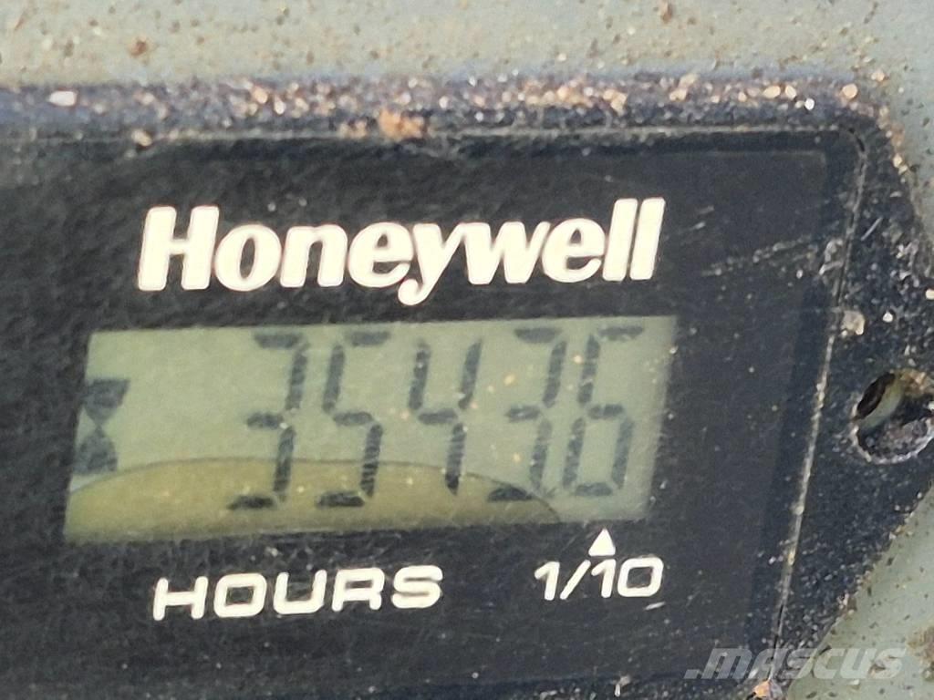 Takeuchi TB 250 حفارات زحافة