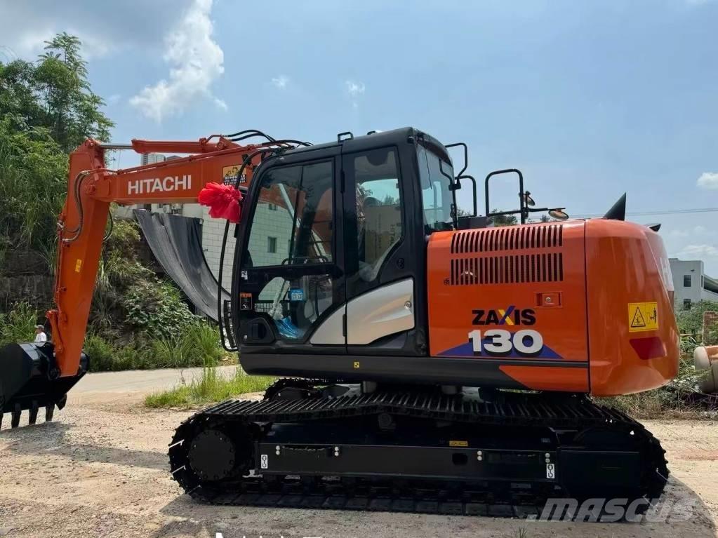 Hitachi ZX 130-6 حفارات زحافة