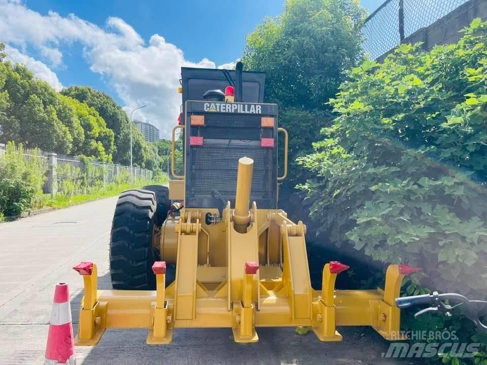 CAT 140h معدات تمهيد الطرق