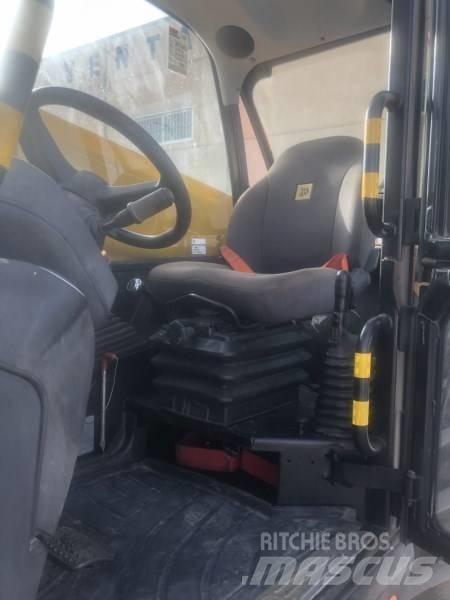 JCB 531-70 معدات مناولة لأغراض الزراعة