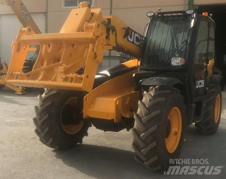 JCB 531-70 معدات مناولة لأغراض الزراعة