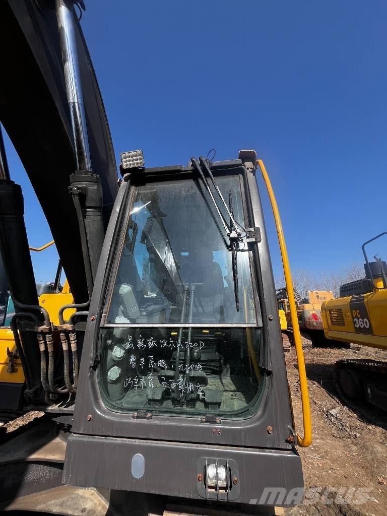 Volvo EC 220 حفارات زحافة