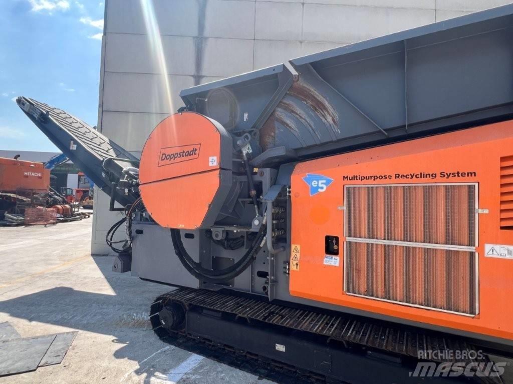 Doppstadt DW126K ماكينات تقطيع أخشاب الحراجة